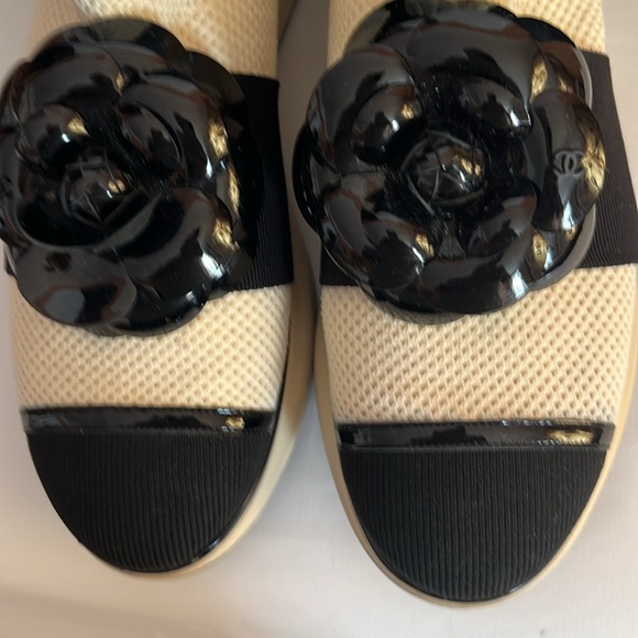 CHANEL Authentic knit sneakers size 38,5$550 - Picture 3 of 8